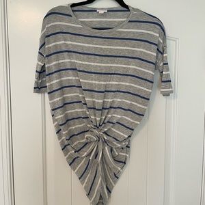 Lularoe loose fitting t-shirt. $15